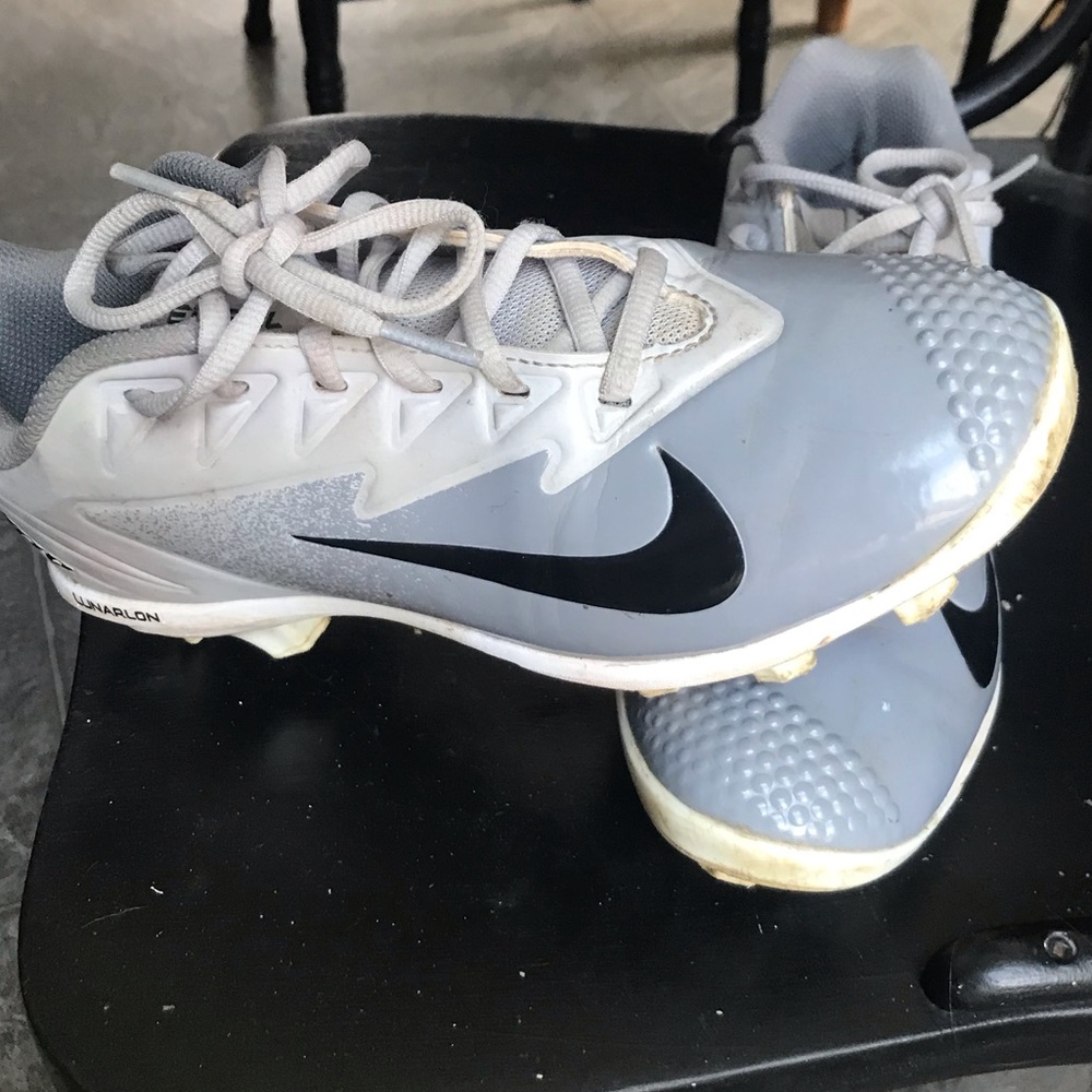 Nike vapor softball cleats.